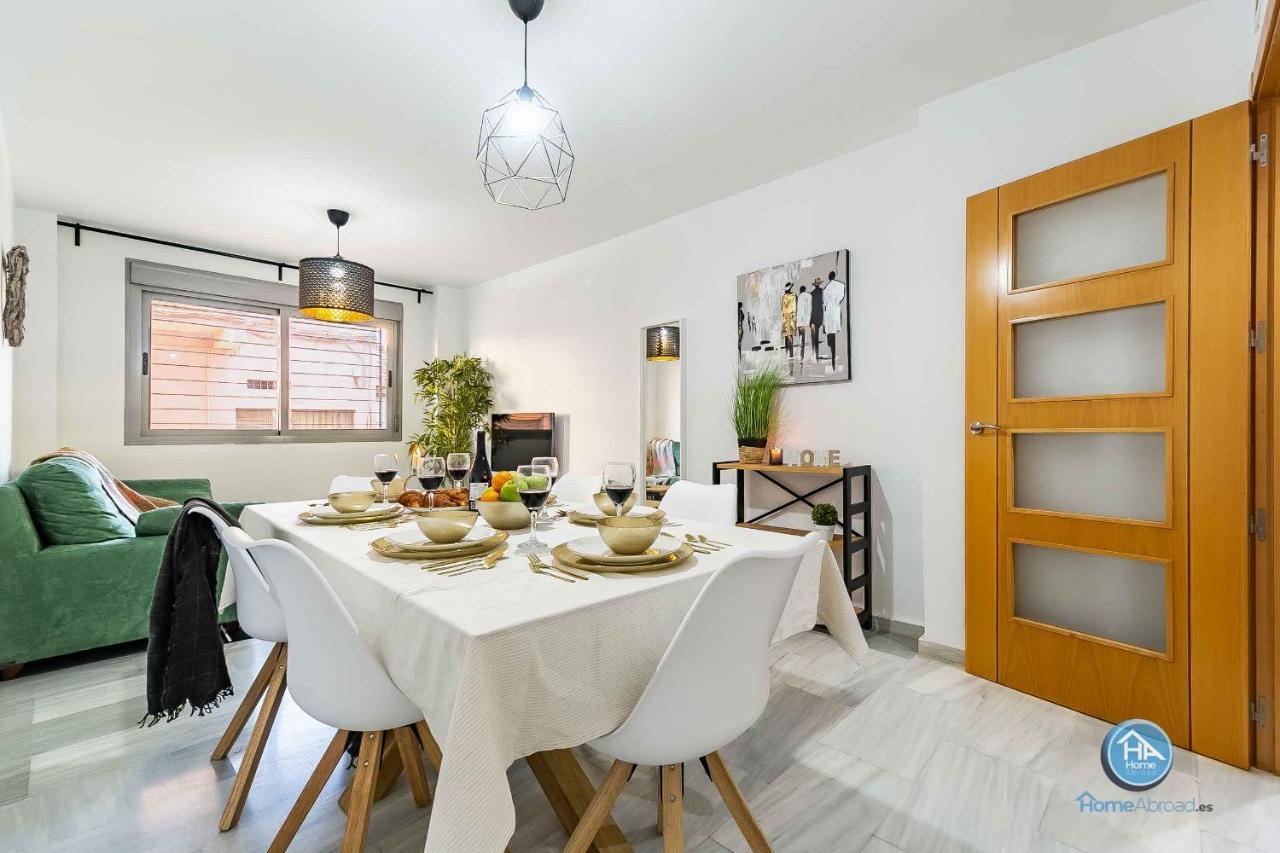 Bajo Urbano Boutique En Carlos Haya Con Terraza Y Parking Malaga Luaran gambar